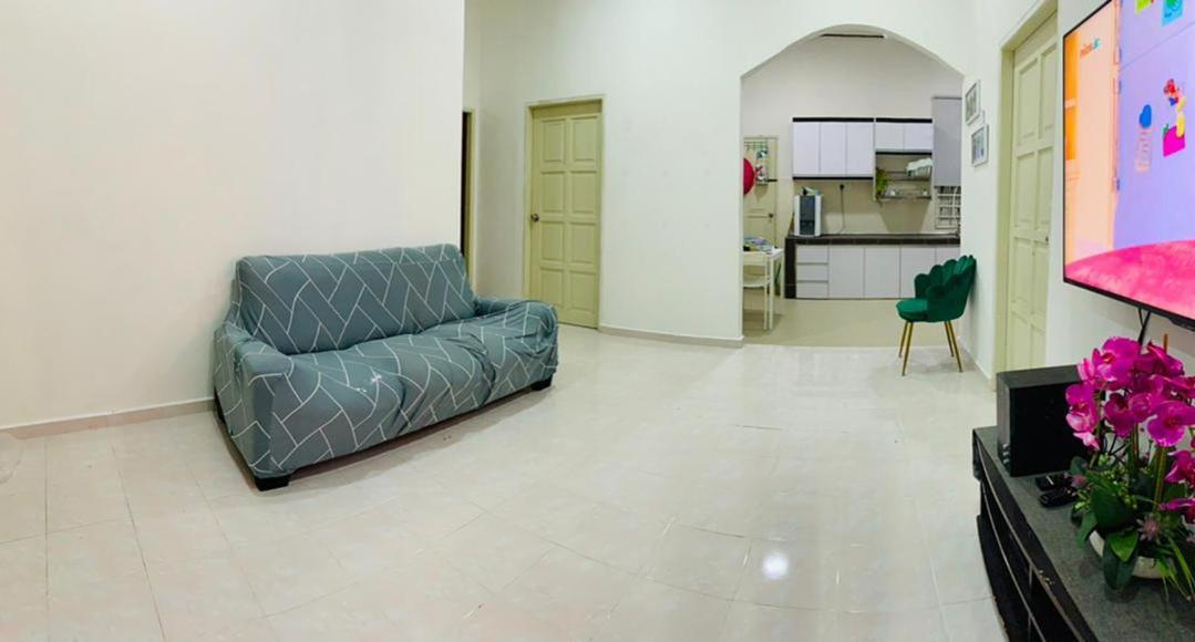 Nurul Amin Guest House Pantai Cahaya Bulan コタバル エクステリア 写真