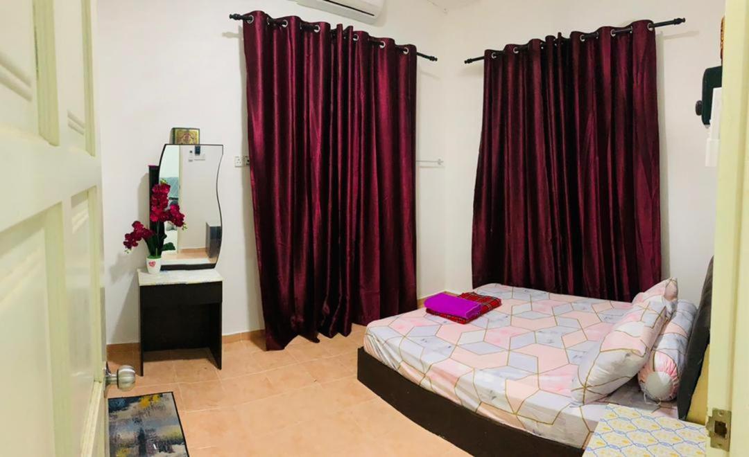 Nurul Amin Guest House Pantai Cahaya Bulan コタバル エクステリア 写真